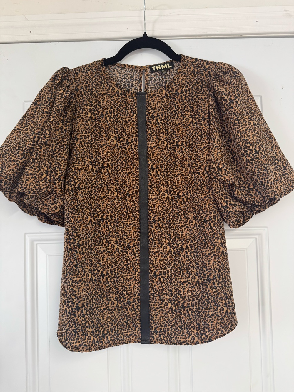 THML Leopard Print Puff Sleeve Blouse with Contrast Trim NWOT - Picture 2 of 8